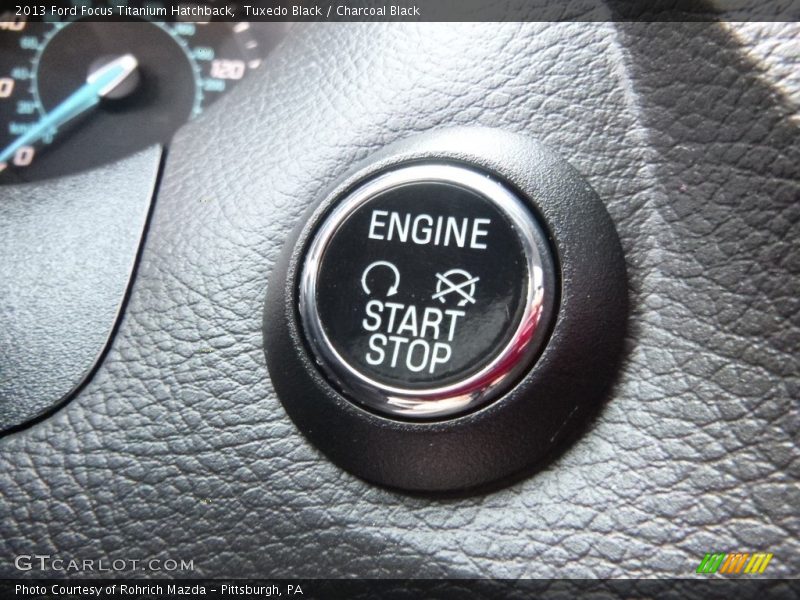 Tuxedo Black / Charcoal Black 2013 Ford Focus Titanium Hatchback
