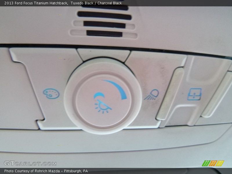Tuxedo Black / Charcoal Black 2013 Ford Focus Titanium Hatchback