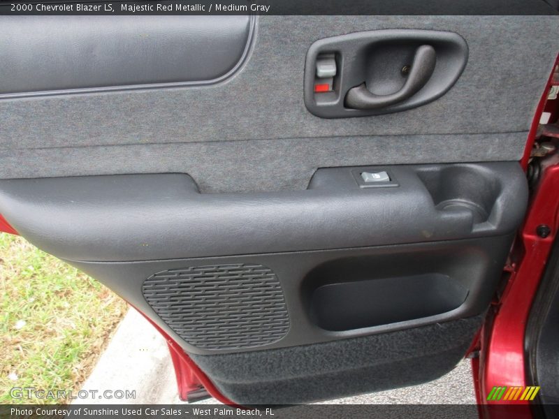 Majestic Red Metallic / Medium Gray 2000 Chevrolet Blazer LS