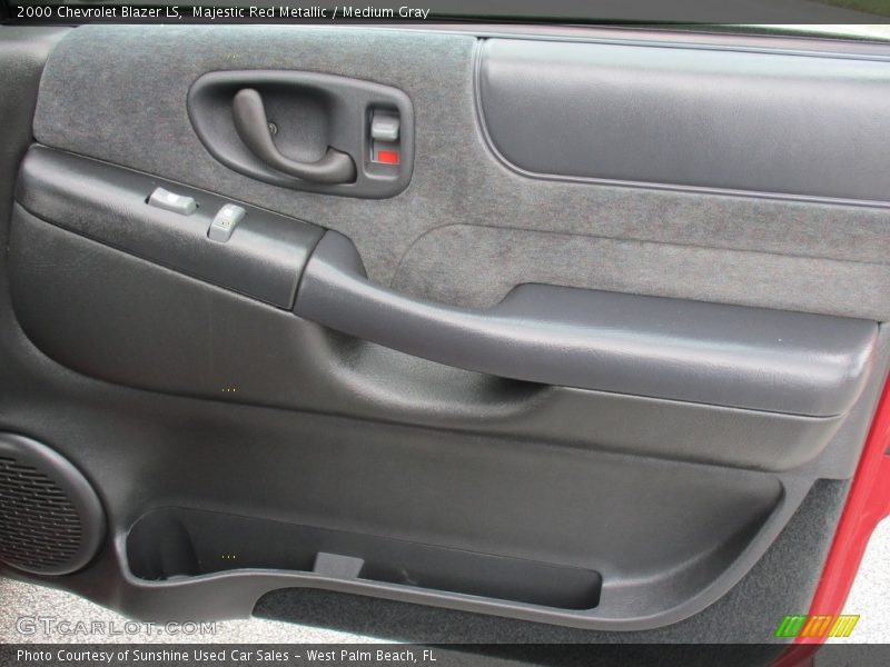 Majestic Red Metallic / Medium Gray 2000 Chevrolet Blazer LS