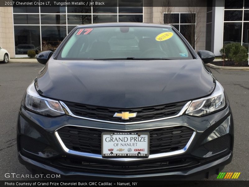 Tungsten Metallic / Jet Black 2017 Chevrolet Cruze LT