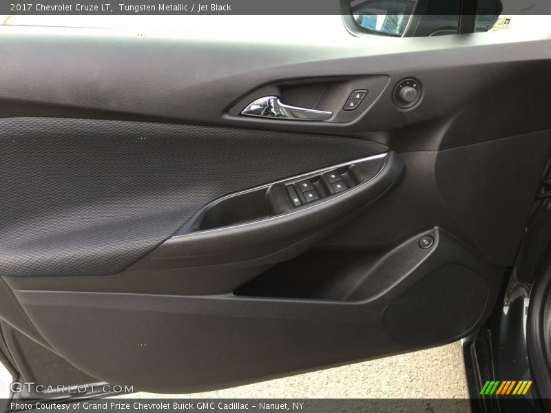 Tungsten Metallic / Jet Black 2017 Chevrolet Cruze LT