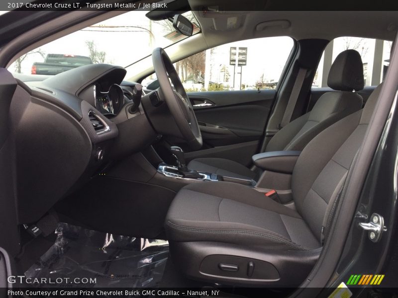 Tungsten Metallic / Jet Black 2017 Chevrolet Cruze LT