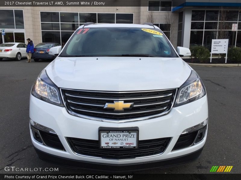 Summit White / Ebony 2017 Chevrolet Traverse LT AWD