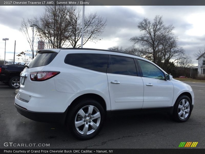 Summit White / Ebony 2017 Chevrolet Traverse LT AWD
