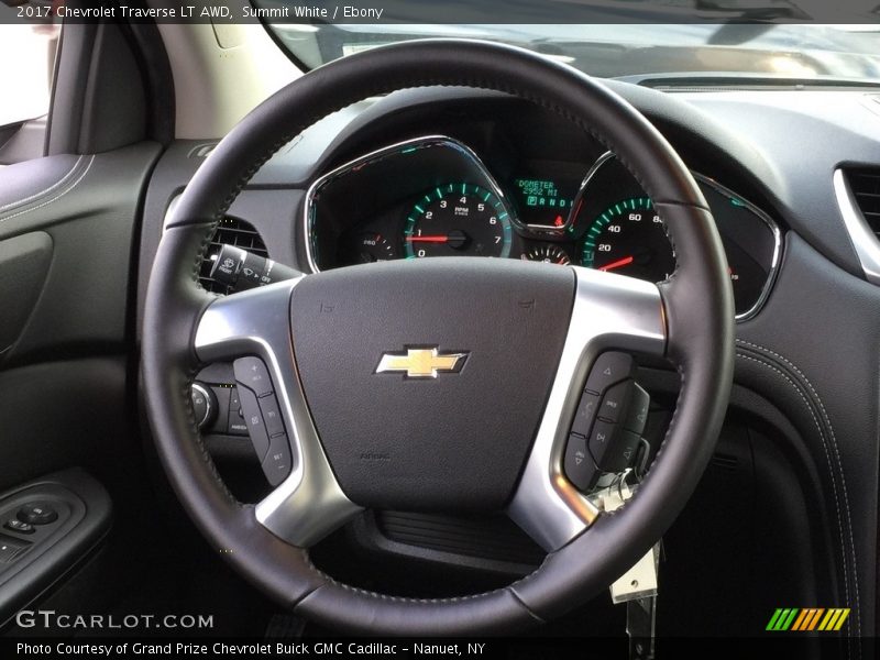 Summit White / Ebony 2017 Chevrolet Traverse LT AWD