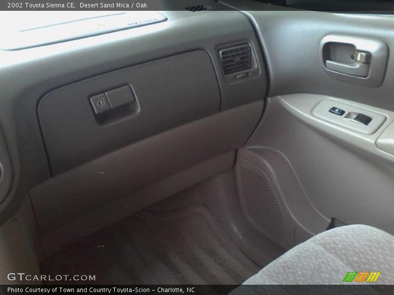 Desert Sand Mica / Oak 2002 Toyota Sienna CE