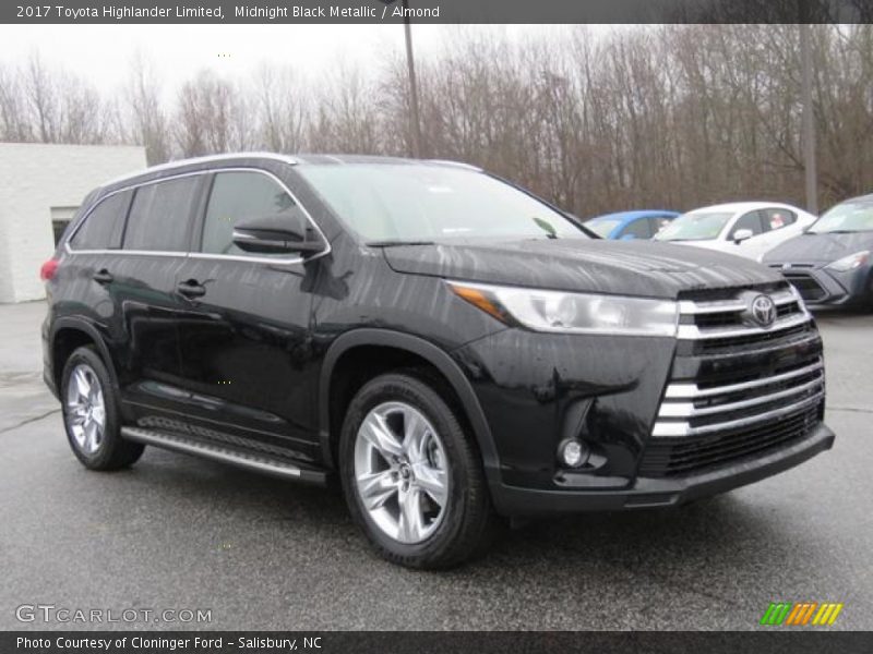 Front 3/4 View of 2017 Highlander Limited