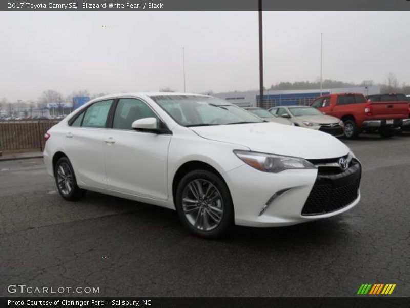Blizzard White Pearl / Black 2017 Toyota Camry SE