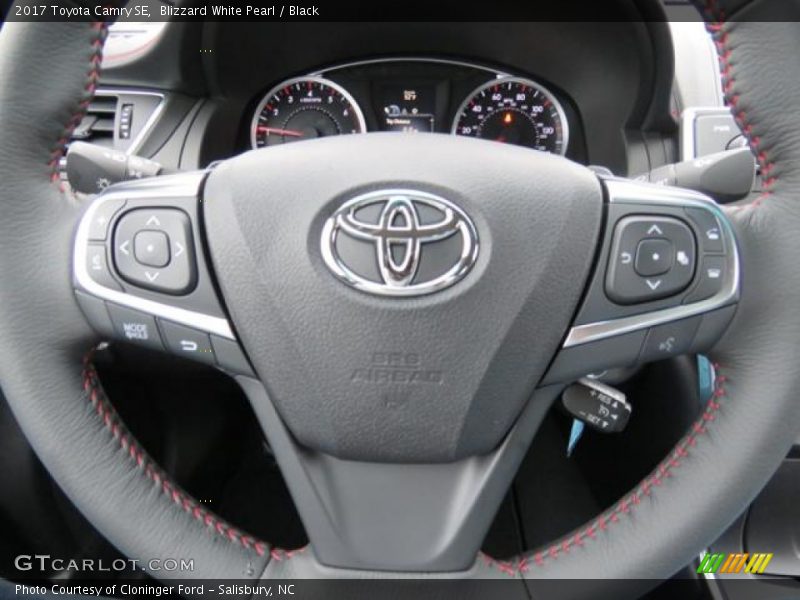 Blizzard White Pearl / Black 2017 Toyota Camry SE