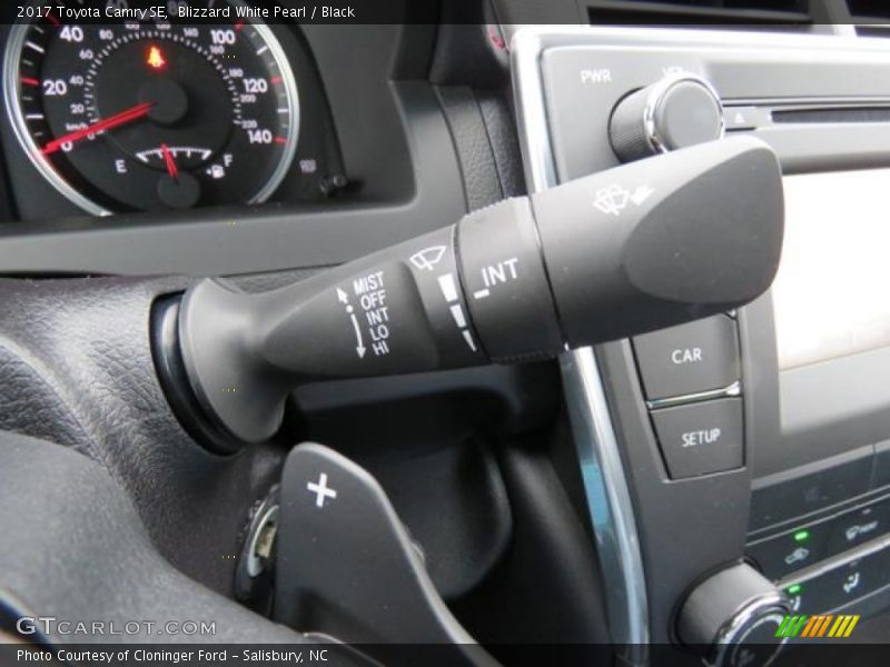 Blizzard White Pearl / Black 2017 Toyota Camry SE