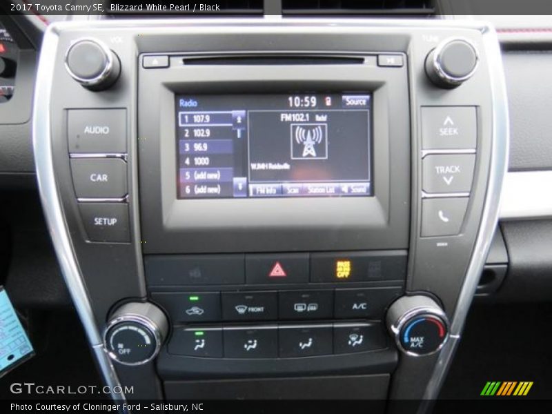 Blizzard White Pearl / Black 2017 Toyota Camry SE