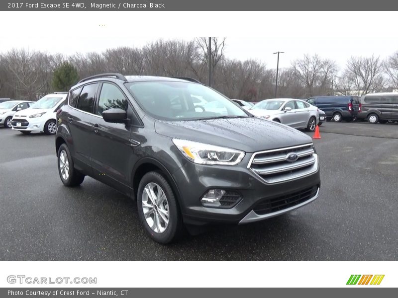 Magnetic / Charcoal Black 2017 Ford Escape SE 4WD