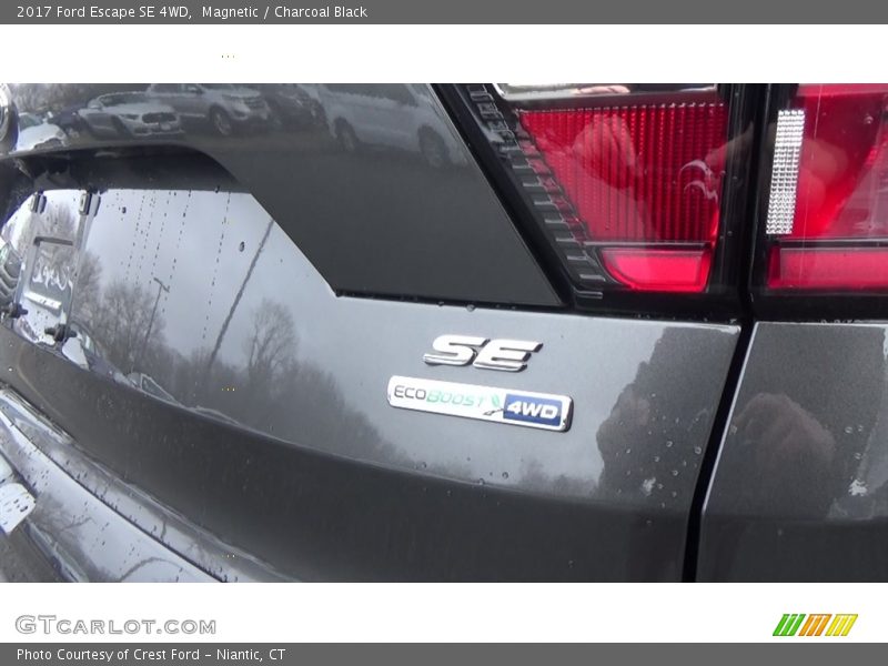 Magnetic / Charcoal Black 2017 Ford Escape SE 4WD