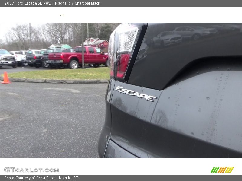 Magnetic / Charcoal Black 2017 Ford Escape SE 4WD