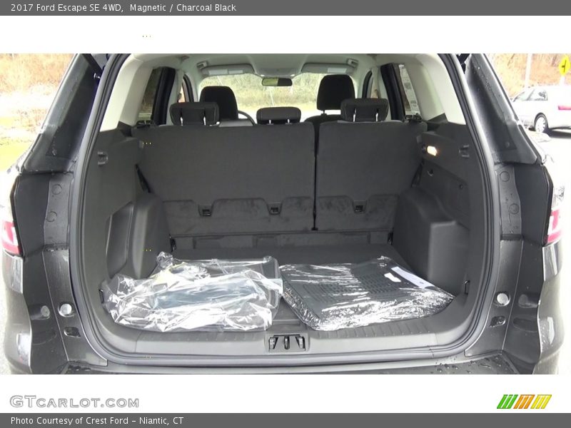 Magnetic / Charcoal Black 2017 Ford Escape SE 4WD