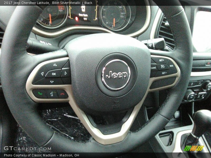 Billet Silver Metallic / Black 2017 Jeep Cherokee Latitude