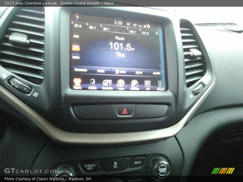 Granite Crystal Metallic / Black 2017 Jeep Cherokee Latitude