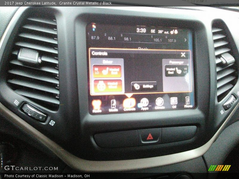 Granite Crystal Metallic / Black 2017 Jeep Cherokee Latitude