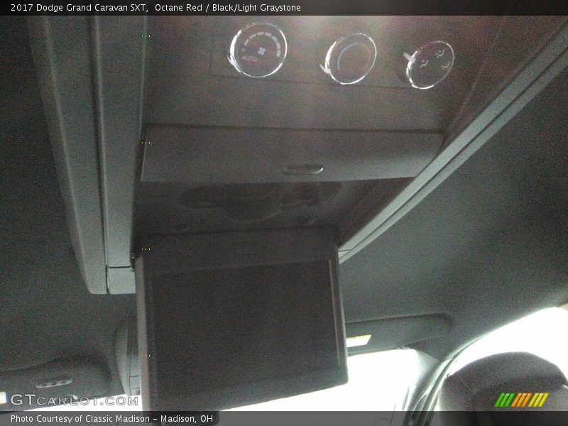Octane Red / Black/Light Graystone 2017 Dodge Grand Caravan SXT
