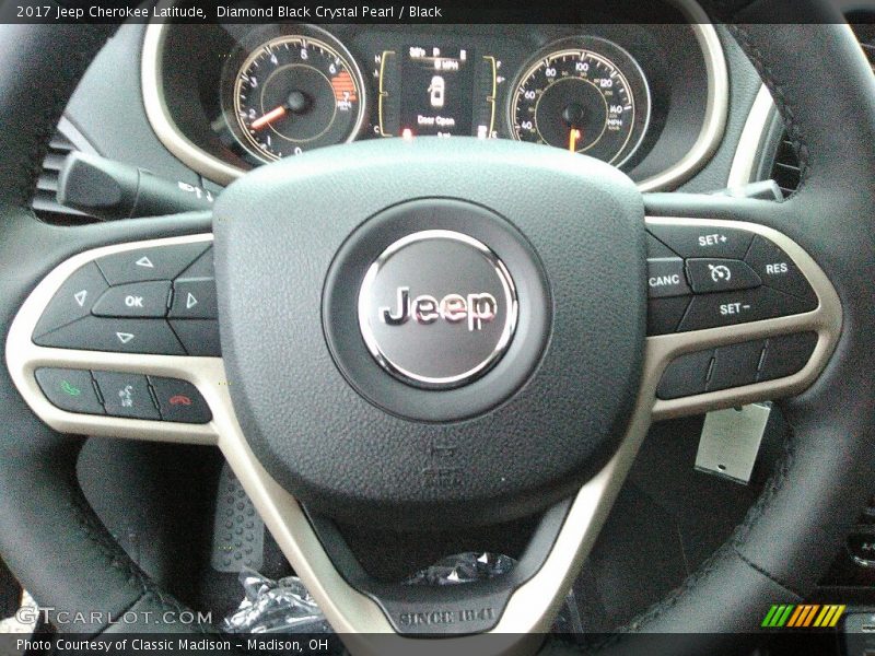 Diamond Black Crystal Pearl / Black 2017 Jeep Cherokee Latitude