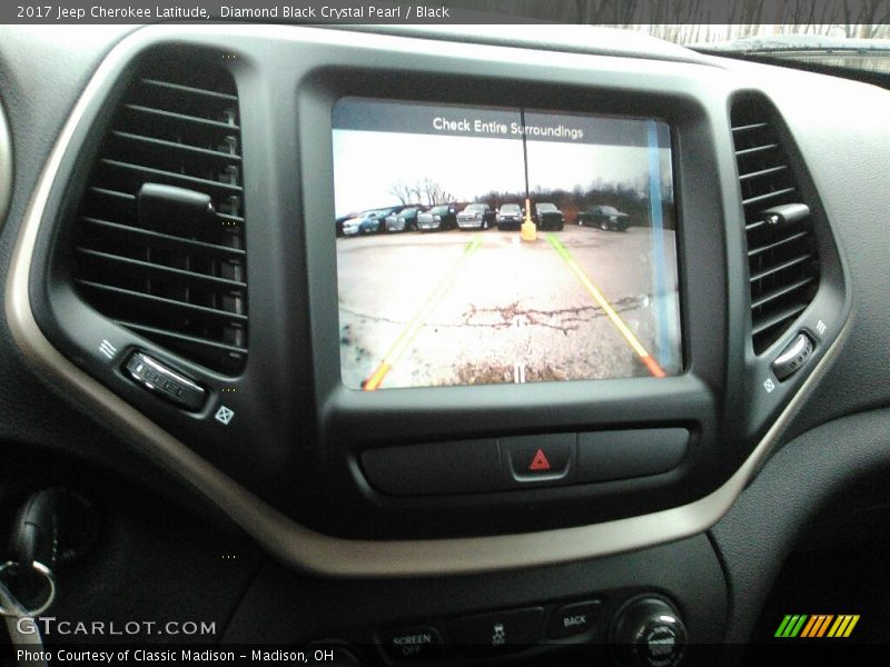 Diamond Black Crystal Pearl / Black 2017 Jeep Cherokee Latitude