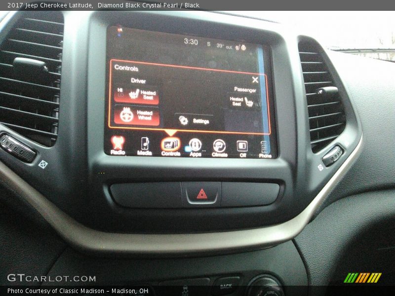 Diamond Black Crystal Pearl / Black 2017 Jeep Cherokee Latitude