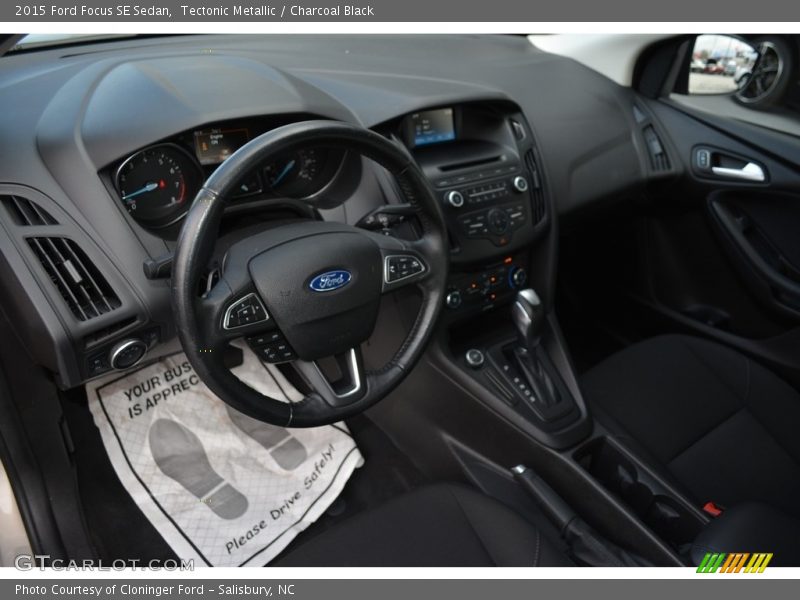 Tectonic Metallic / Charcoal Black 2015 Ford Focus SE Sedan