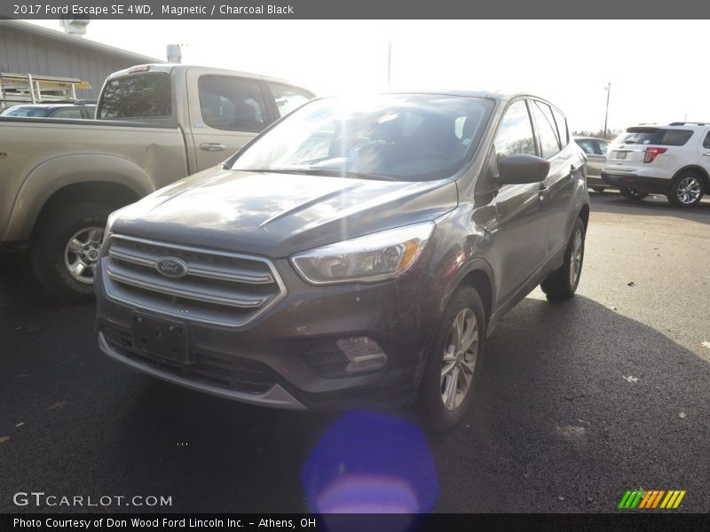 Magnetic / Charcoal Black 2017 Ford Escape SE 4WD