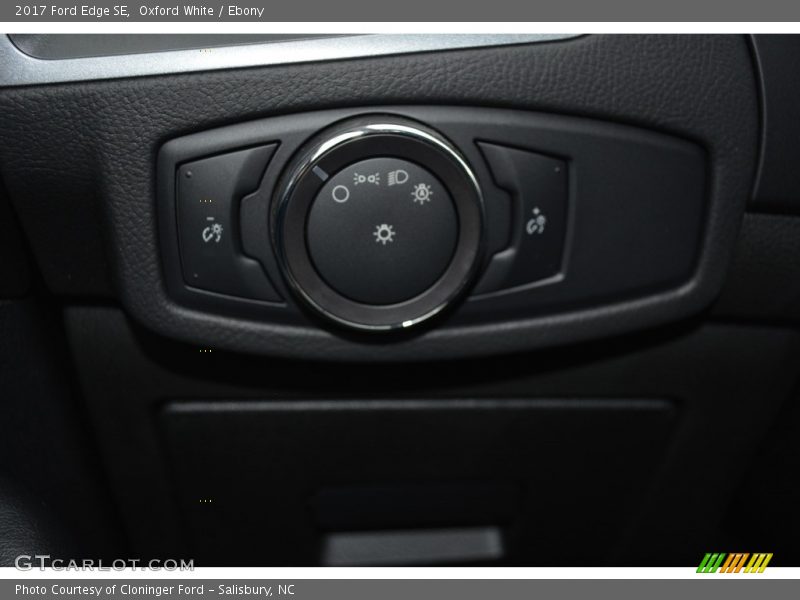 Oxford White / Ebony 2017 Ford Edge SE