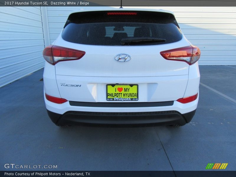 Dazzling White / Beige 2017 Hyundai Tucson SE