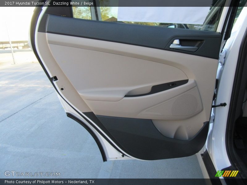 Dazzling White / Beige 2017 Hyundai Tucson SE