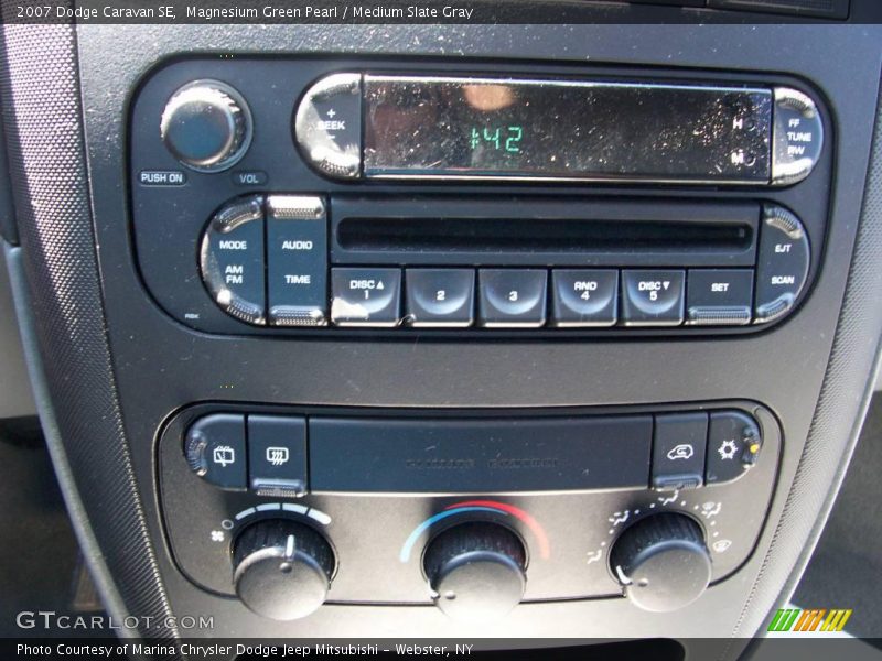 Magnesium Green Pearl / Medium Slate Gray 2007 Dodge Caravan SE