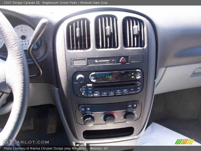 Magnesium Green Pearl / Medium Slate Gray 2007 Dodge Caravan SE