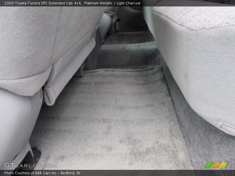 Platinum Metallic / Light Charcoal 2000 Toyota Tundra SR5 Extended Cab 4x4