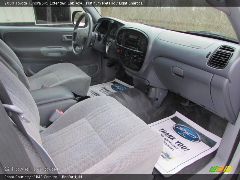 Platinum Metallic / Light Charcoal 2000 Toyota Tundra SR5 Extended Cab 4x4