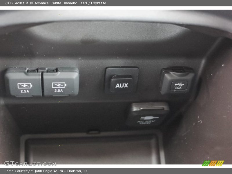 White Diamond Pearl / Espresso 2017 Acura MDX Advance