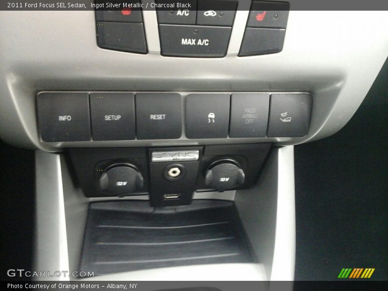 Ingot Silver Metallic / Charcoal Black 2011 Ford Focus SEL Sedan