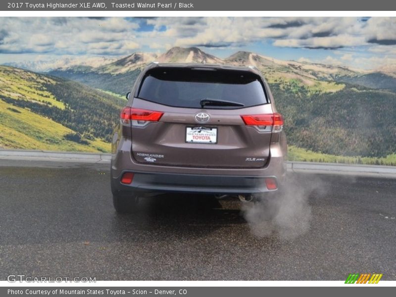 Toasted Walnut Pearl / Black 2017 Toyota Highlander XLE AWD