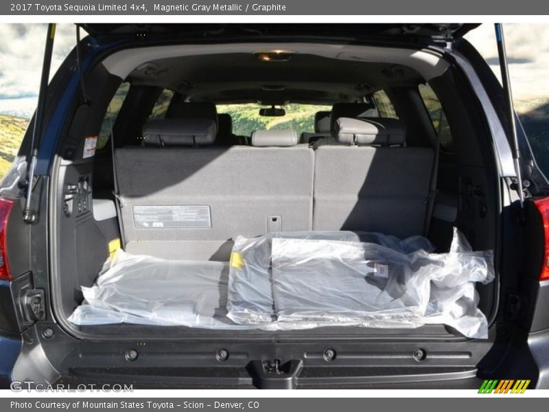 Magnetic Gray Metallic / Graphite 2017 Toyota Sequoia Limited 4x4