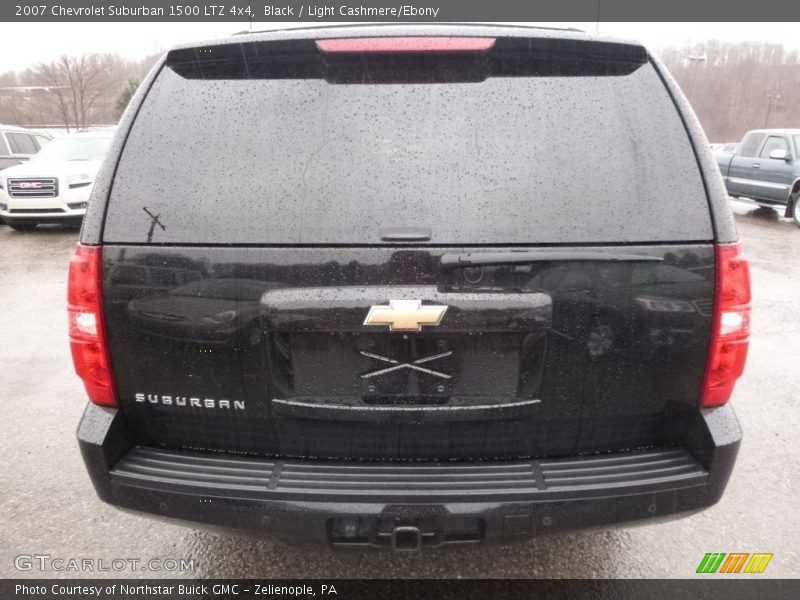 Black / Light Cashmere/Ebony 2007 Chevrolet Suburban 1500 LTZ 4x4