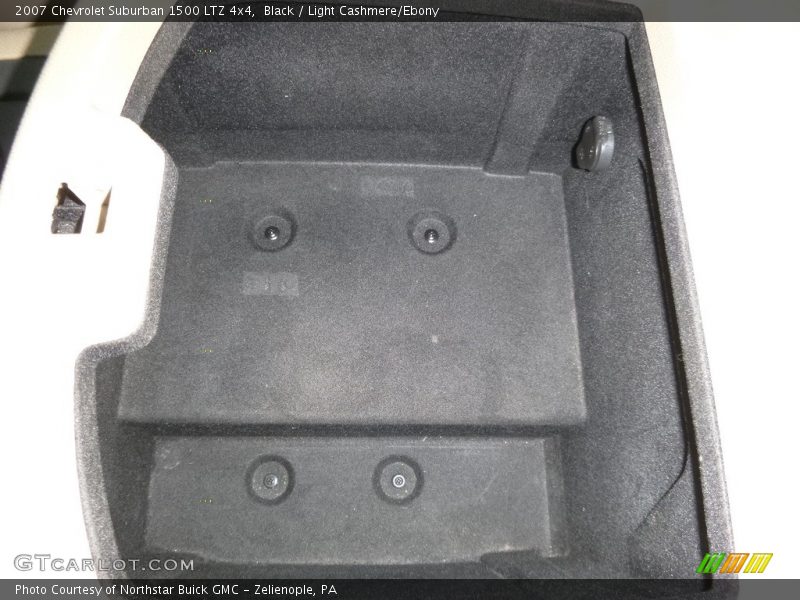 Black / Light Cashmere/Ebony 2007 Chevrolet Suburban 1500 LTZ 4x4