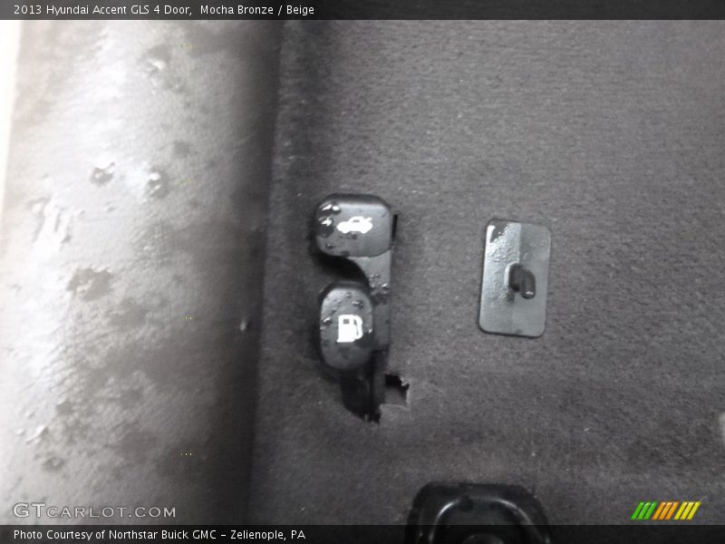 Mocha Bronze / Beige 2013 Hyundai Accent GLS 4 Door
