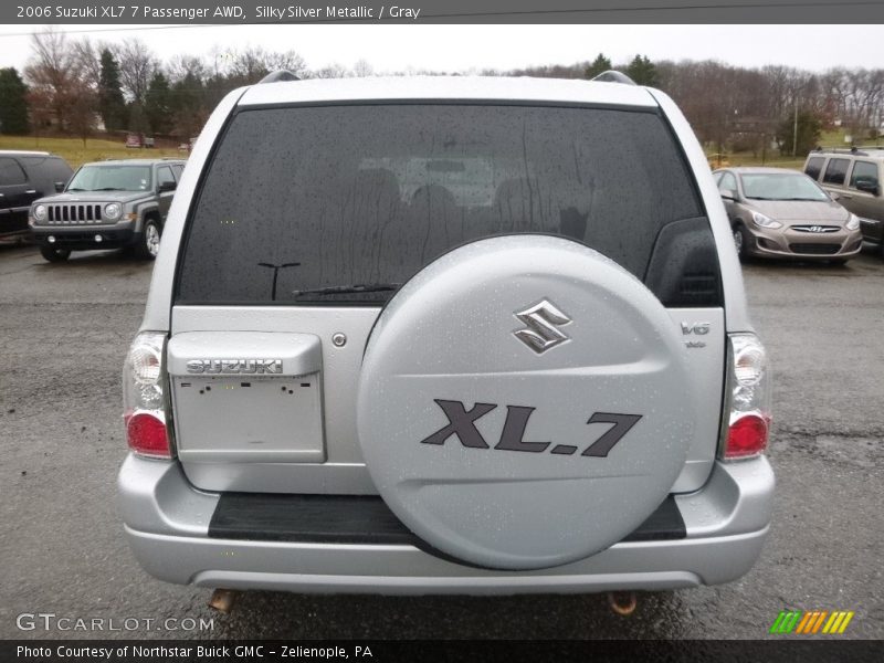 Silky Silver Metallic / Gray 2006 Suzuki XL7 7 Passenger AWD