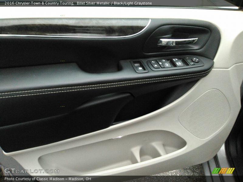 Billet Silver Metallic / Black/Light Graystone 2016 Chrysler Town & Country Touring