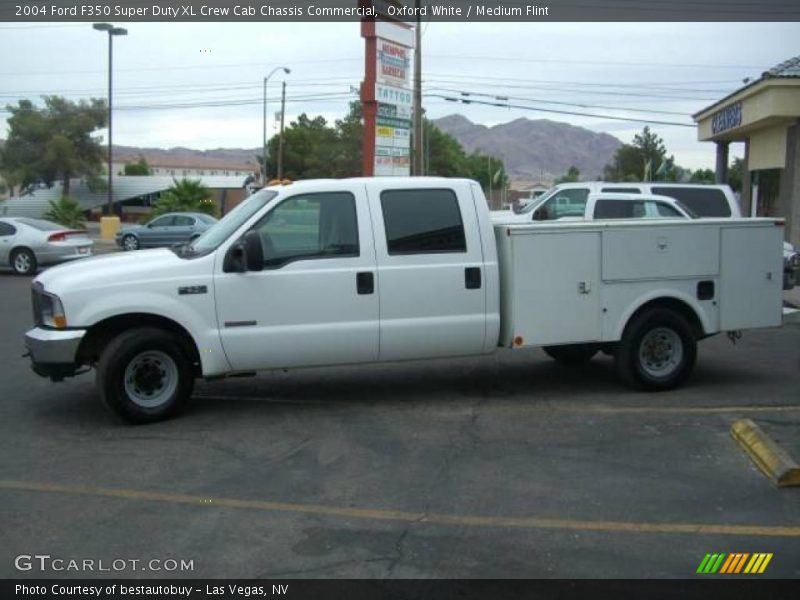 Oxford White / Medium Flint 2004 Ford F350 Super Duty XL Crew Cab Chassis Commercial