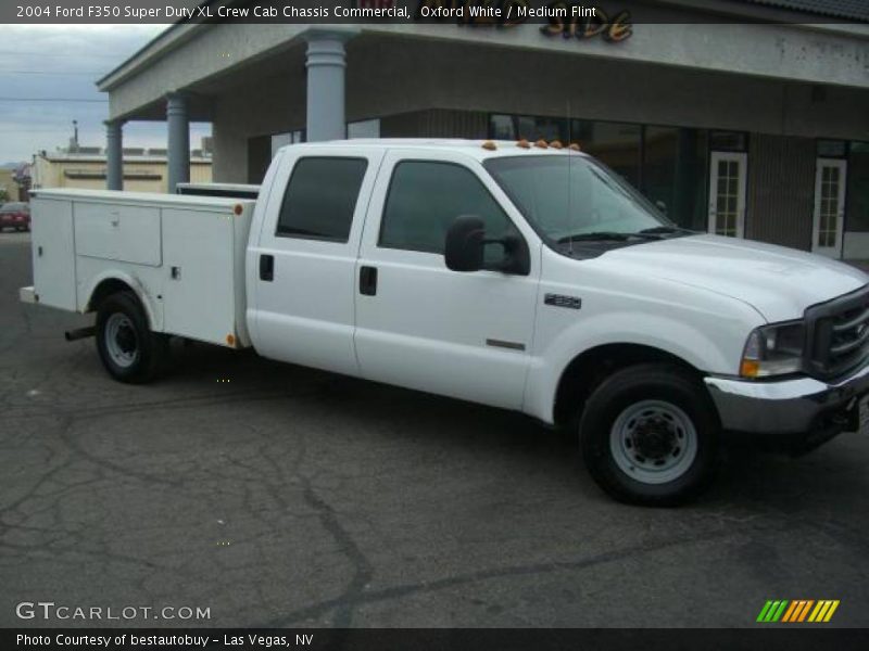 Oxford White / Medium Flint 2004 Ford F350 Super Duty XL Crew Cab Chassis Commercial