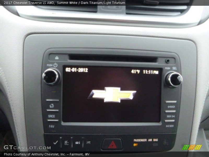 Summit White / Dark Titanium/Light Titanium 2017 Chevrolet Traverse LS AWD