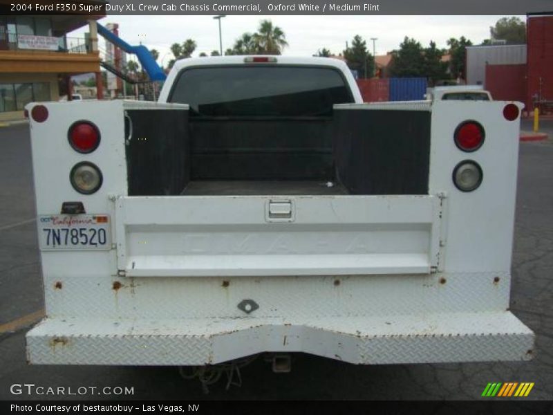Oxford White / Medium Flint 2004 Ford F350 Super Duty XL Crew Cab Chassis Commercial