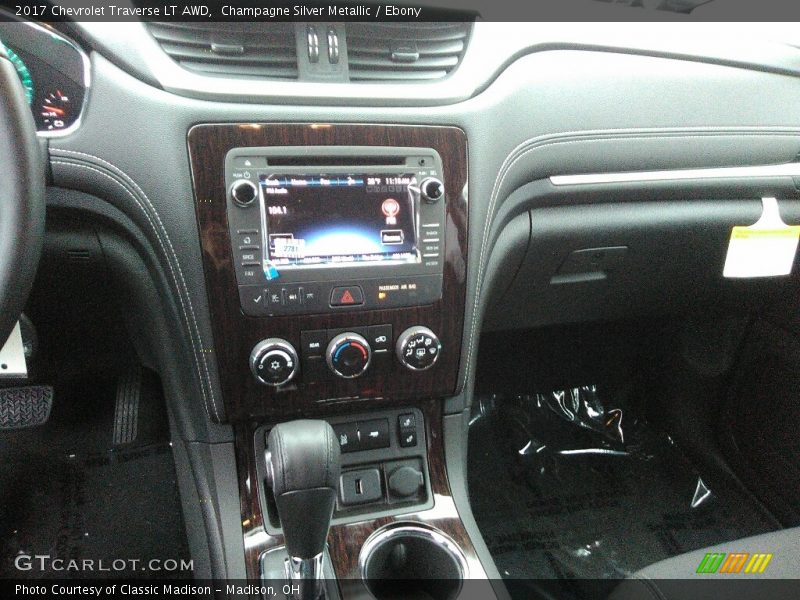Champagne Silver Metallic / Ebony 2017 Chevrolet Traverse LT AWD